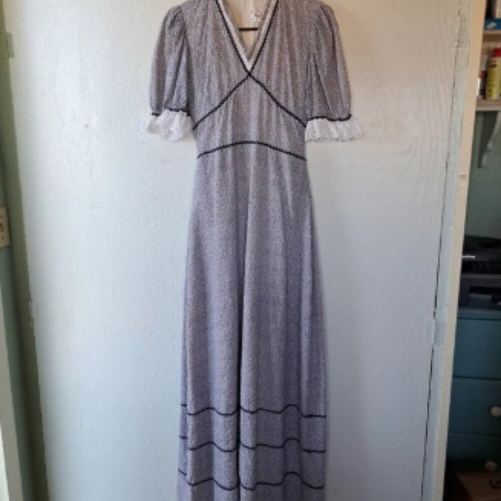 Vintage Vera Mont Paris Cottage Core Floral Blue & White Maxi Dress SZ S